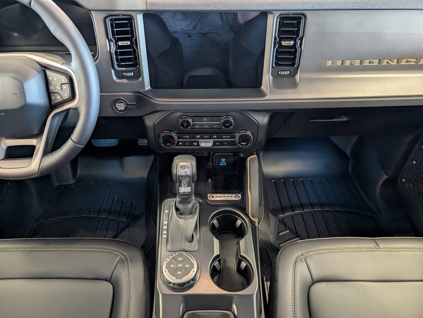 New 2025 Ford Bronco Badlands image 6