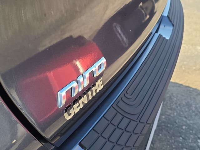 Used 2020 Kia Niro EX FWD image 36
