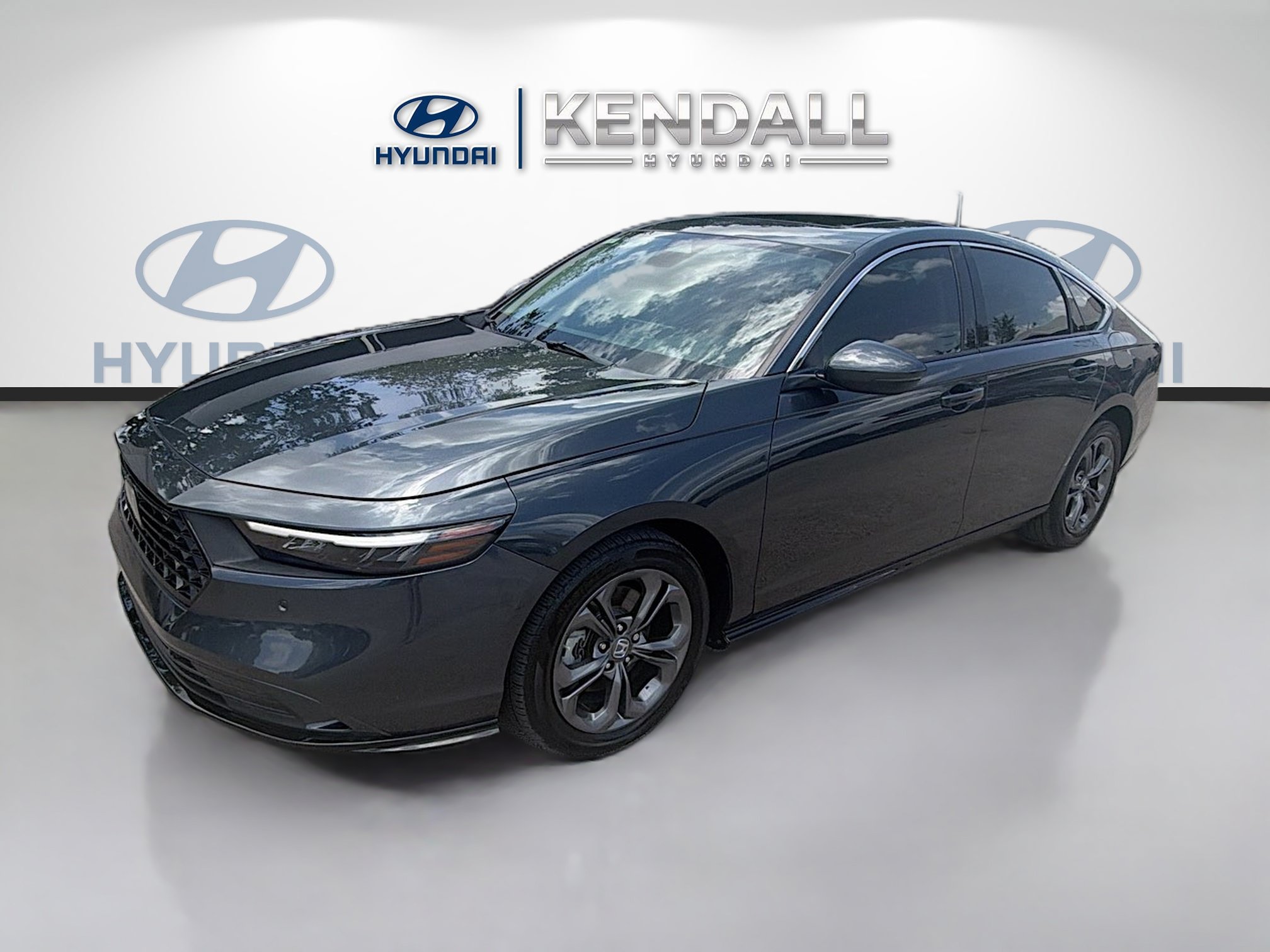 Used 2024 Honda Accord EX-L image 3