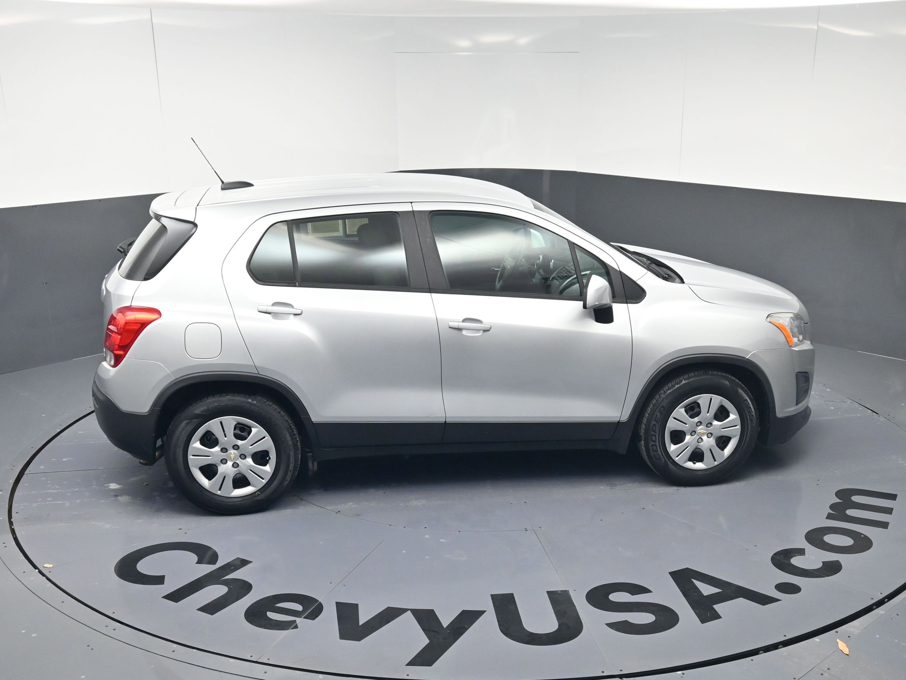 Used 2016 Chevrolet Trax LS image 32