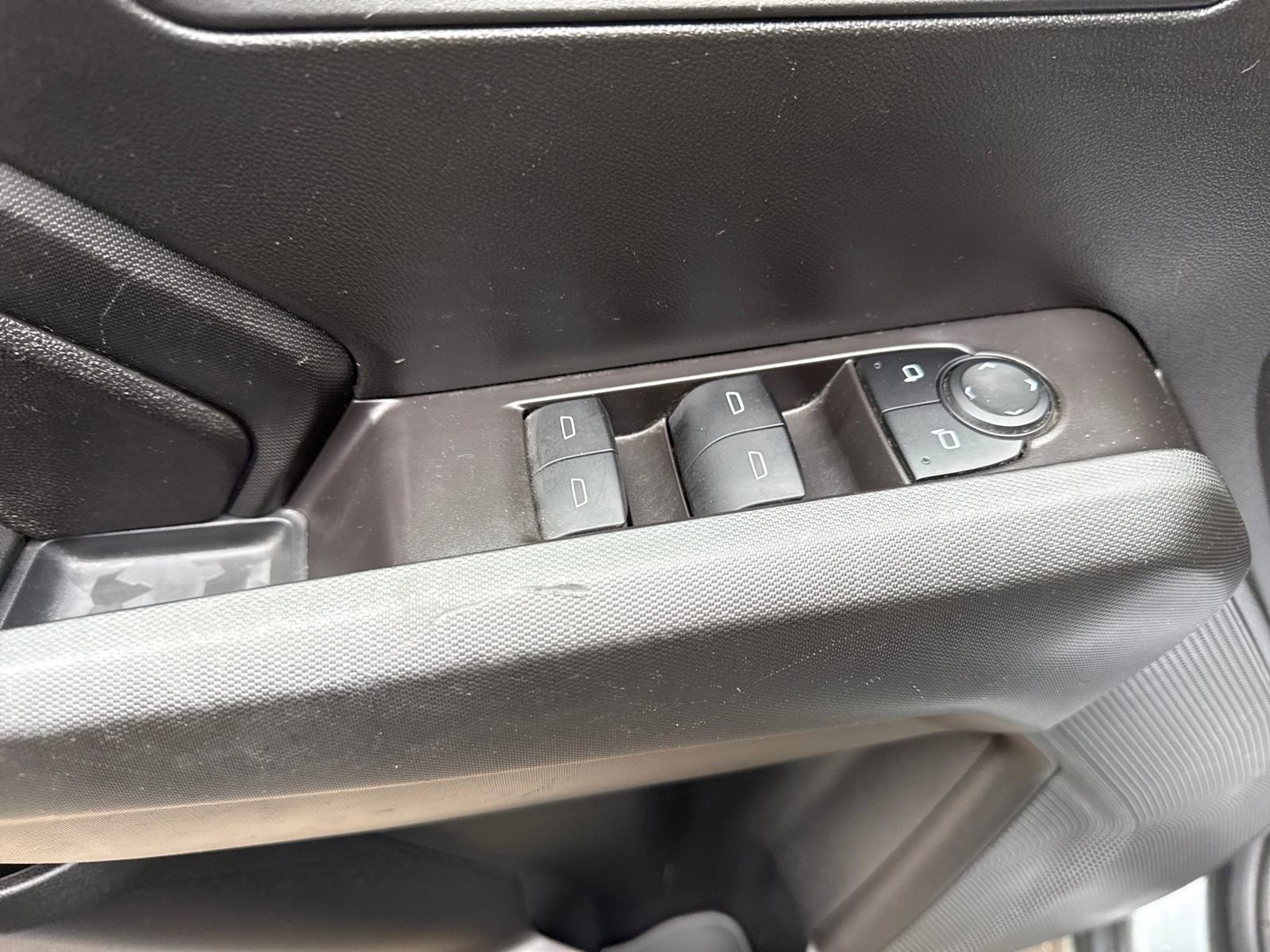 Used 2024 Chevrolet Colorado W/T image 11