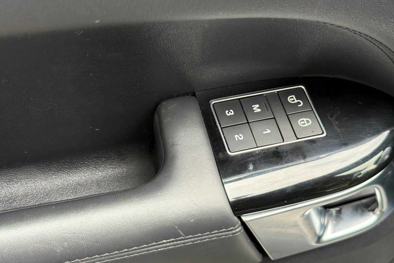 Used 2019 Land Rover Range Rover Sport HSE AWD/4WD image 13