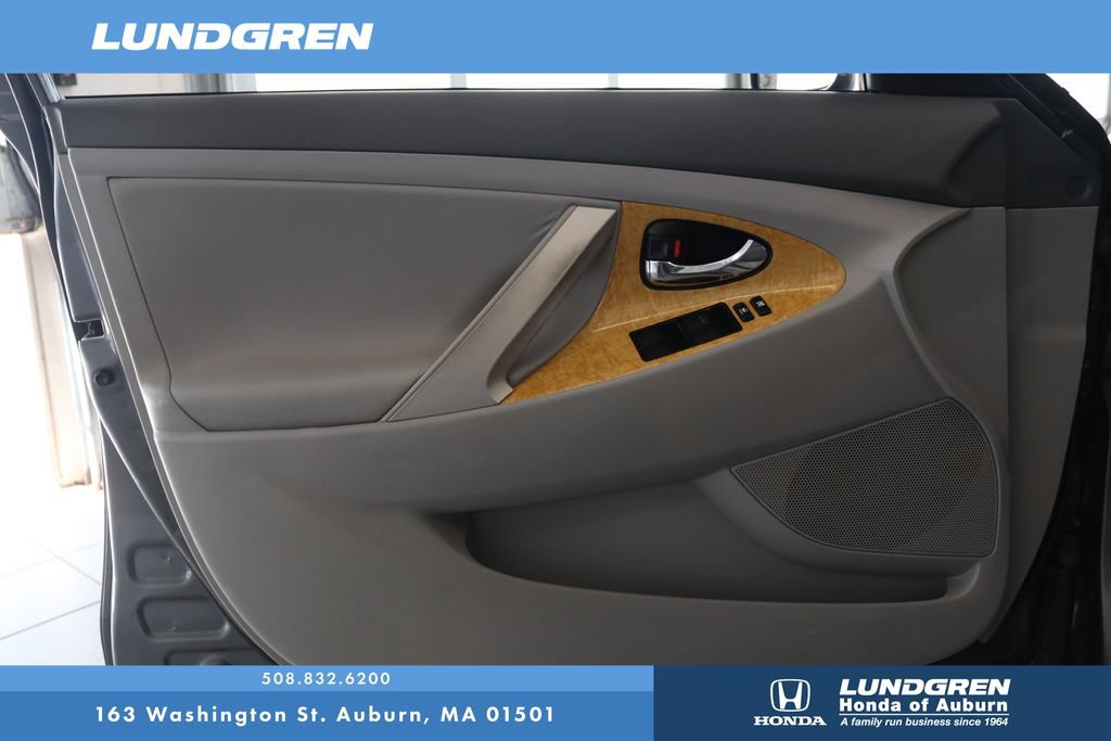 Used 2007 Toyota Camry XLE FWD image 9