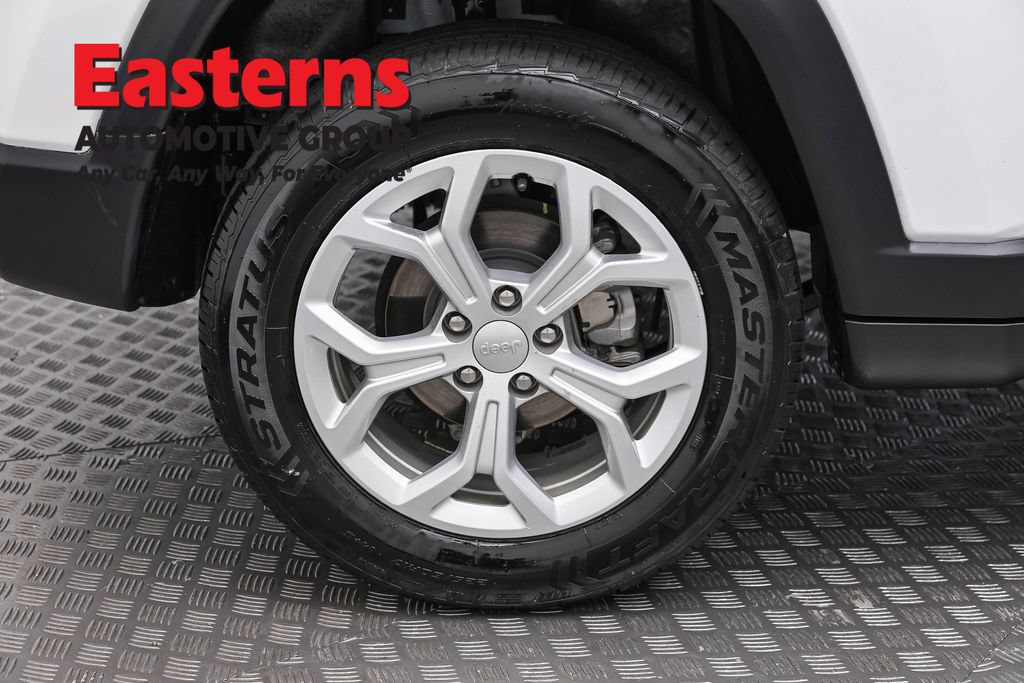 Used 2024 Jeep Compass Latitude AWD/4WD image 29