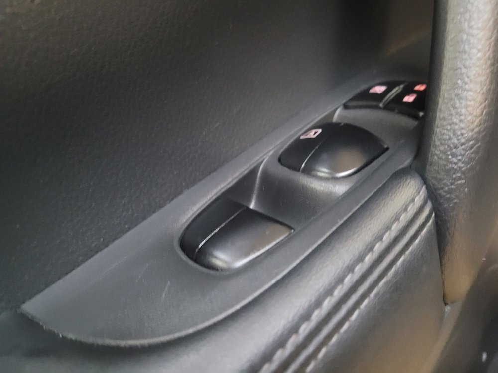Used 2018 Nissan Rogue SV image 27