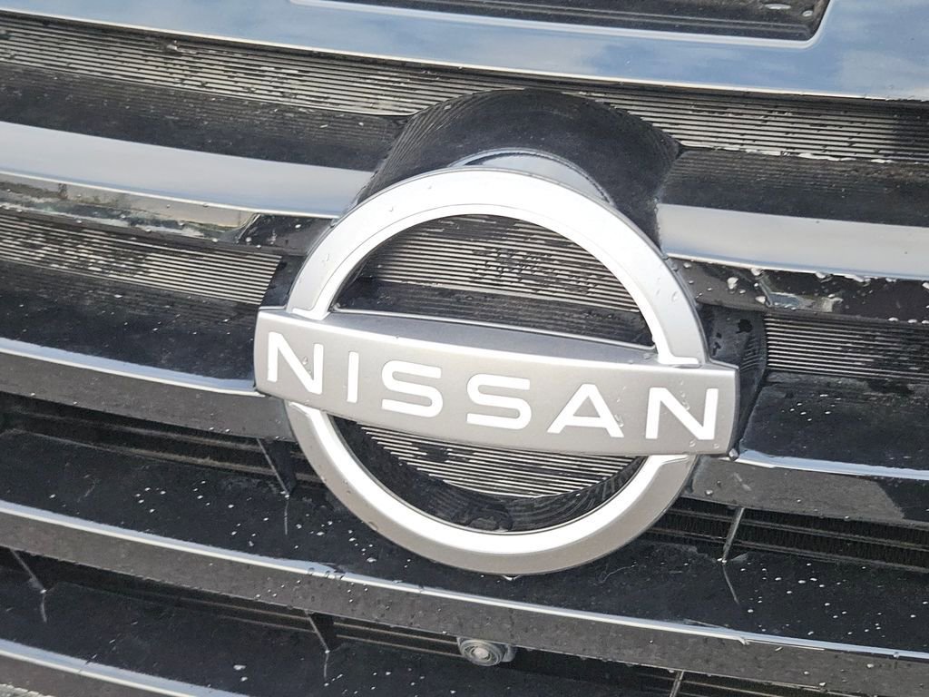 Used 2024 Nissan Pathfinder Platinum image 11