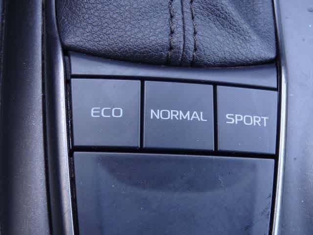 Used 2024 Toyota Camry SE FWD image 32