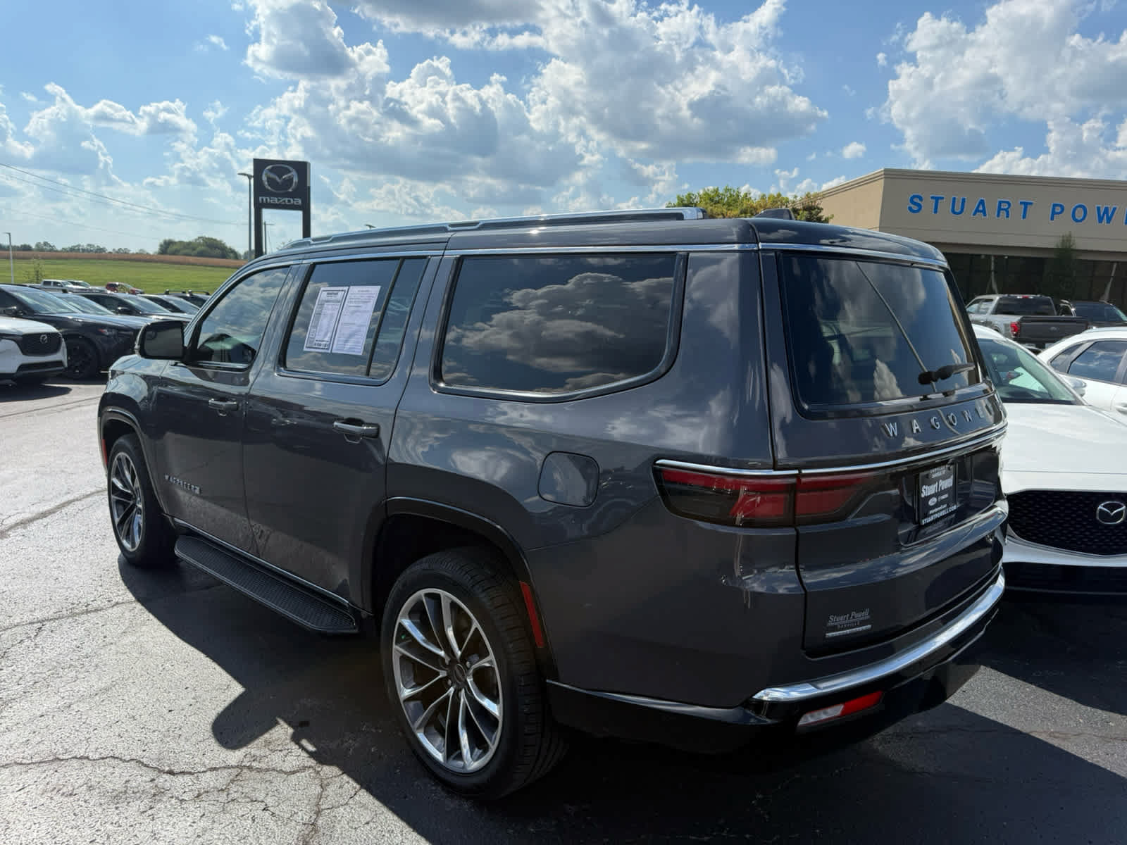Used 2022 Jeep Wagoneer Series II w/ Premium Group I AWD/4WD image 28