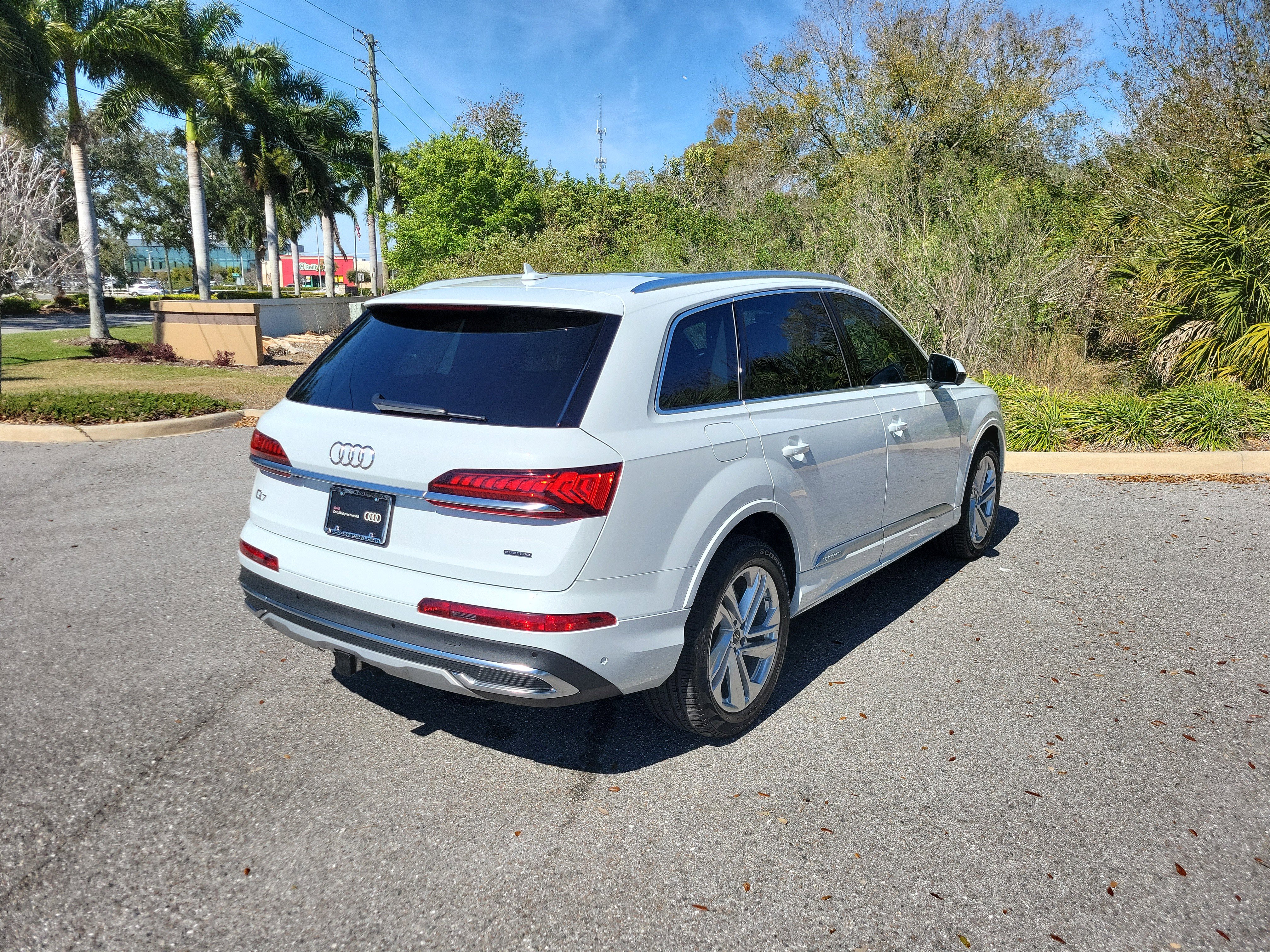 Certified 2023 Audi Q7 Premium Plus w/ Premium Plus Package image 4