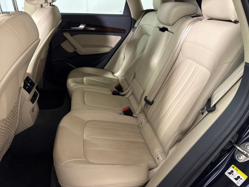 Used 2019 Audi Q5 2.0T Premium w/ Convenience Package AWD/4WD image 13