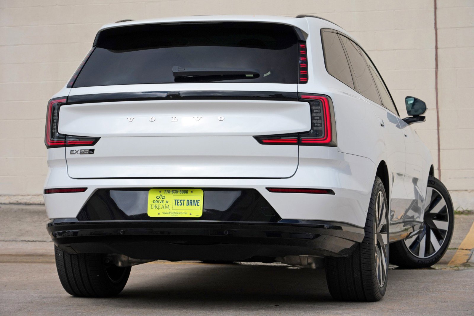 Used 2025 Volvo EX90 Ultra AWD/4WD image 5