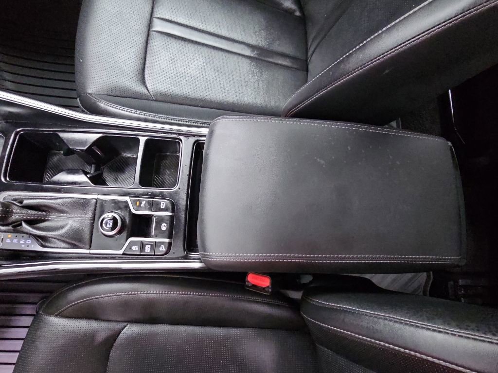 Used 2024 Kia Sorento S w/ Panoramic Sunroof Package FWD image 20