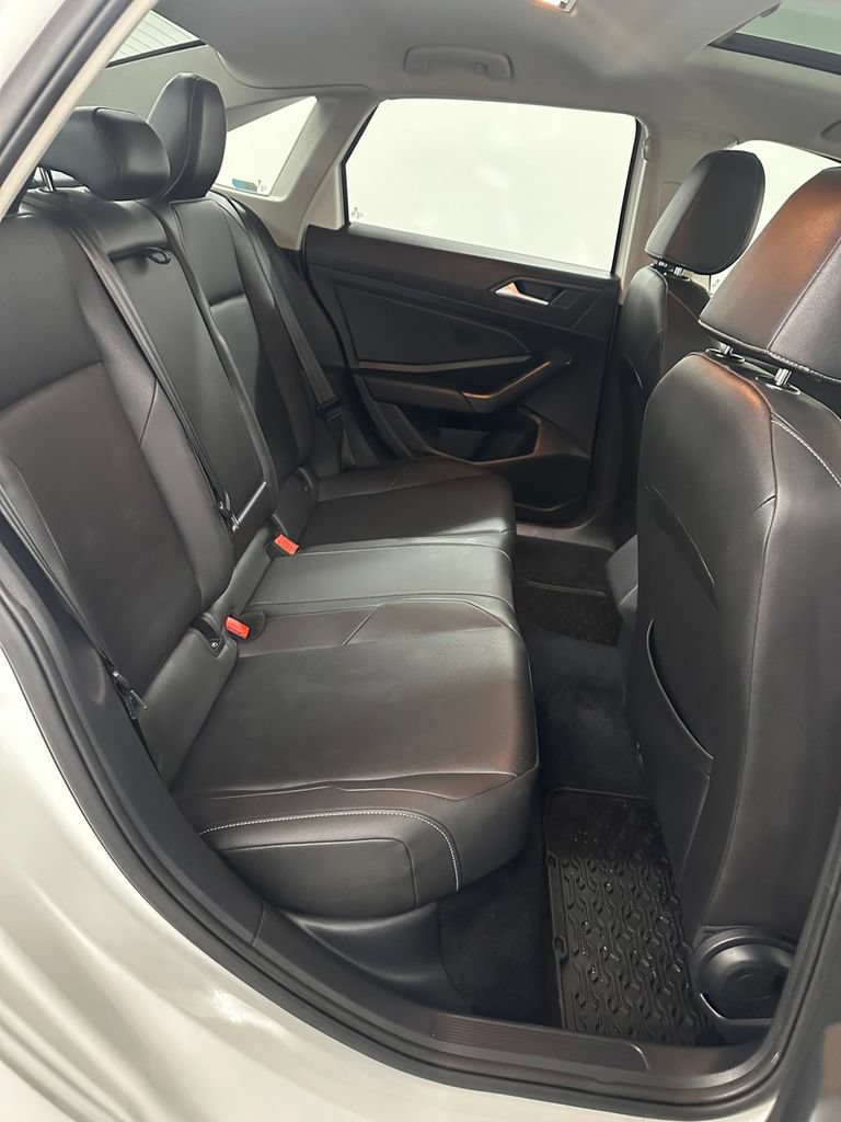Used 2020 Volkswagen Jetta SE FWD image 30