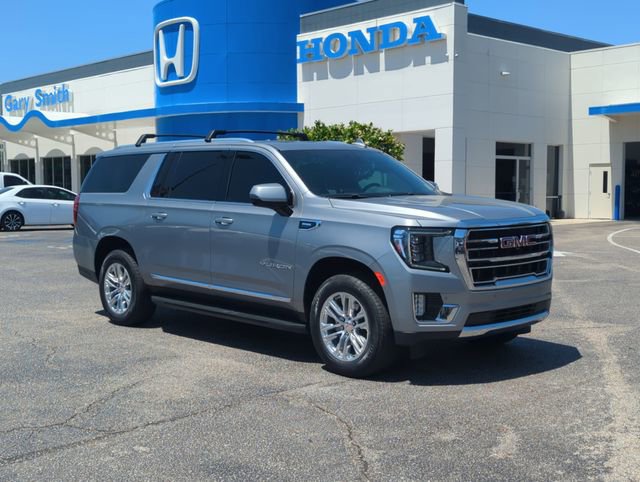 Used 2024 GMC Yukon XL SLT w/ SLT Luxury Package AWD/4WD image 2