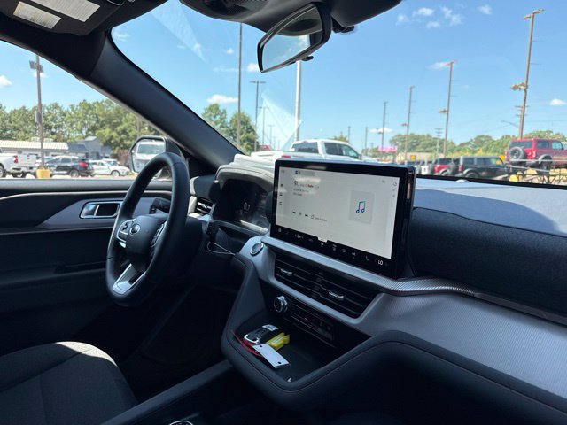 New 2027 Ford Explorer Active RWD image 14