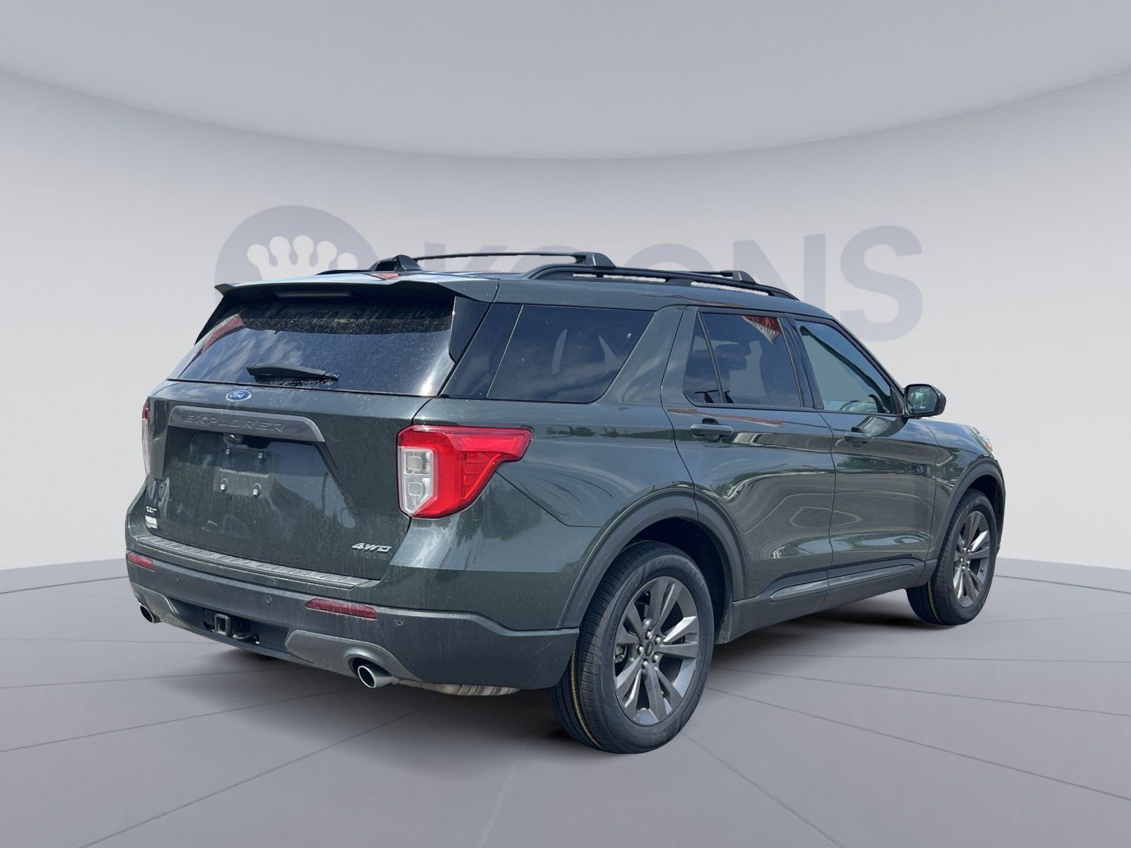 Used 2024 Ford Explorer XLT w/ Equipment Group 202A AWD/4WD image 11