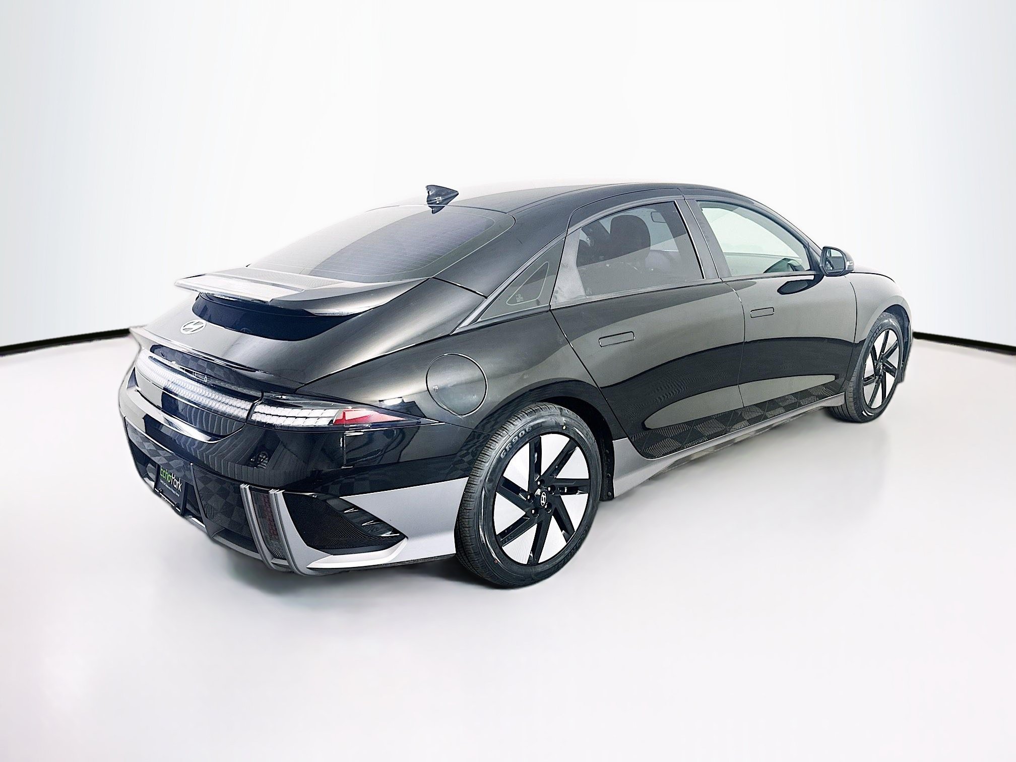 Used 2024 Hyundai Ioniq 6 SE RWD image 9