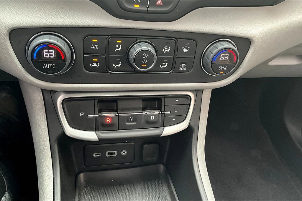 Used 2023 GMC Terrain SLE w/ Driver Convenience Package image 15
