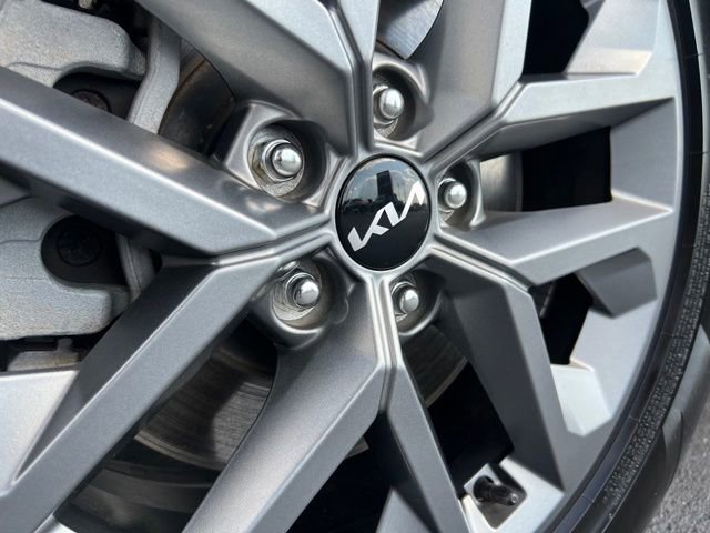 Used 2025 Kia Telluride LX image 9