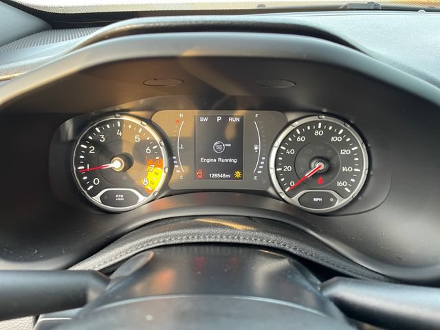 Used 2018 Jeep Renegade Altitude AWD/4WD image 32
