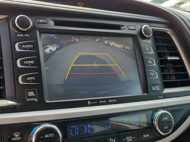 Used 2018 Toyota Highlander Limited image 27