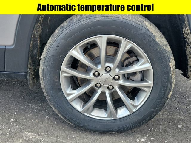 Certified 2022 Jeep Cherokee Latitude Lux image 7