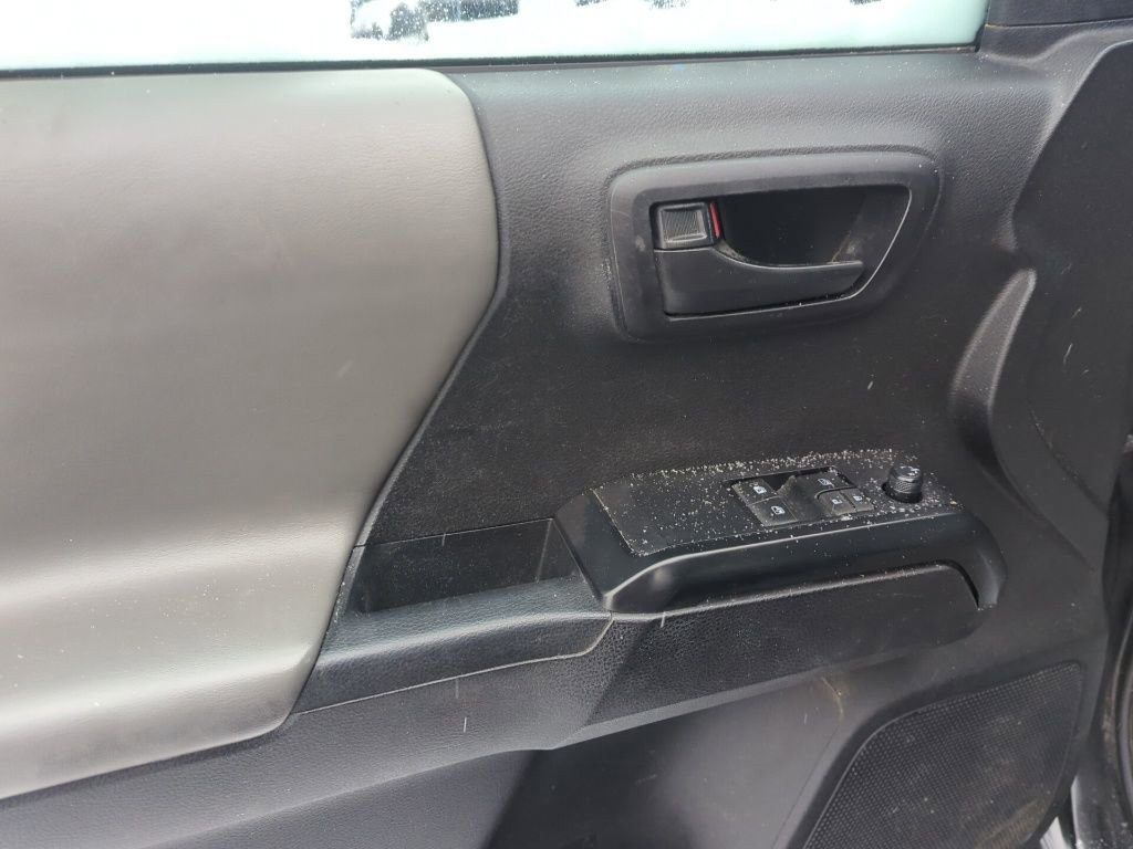 Used 2021 Toyota Tacoma SR image 8