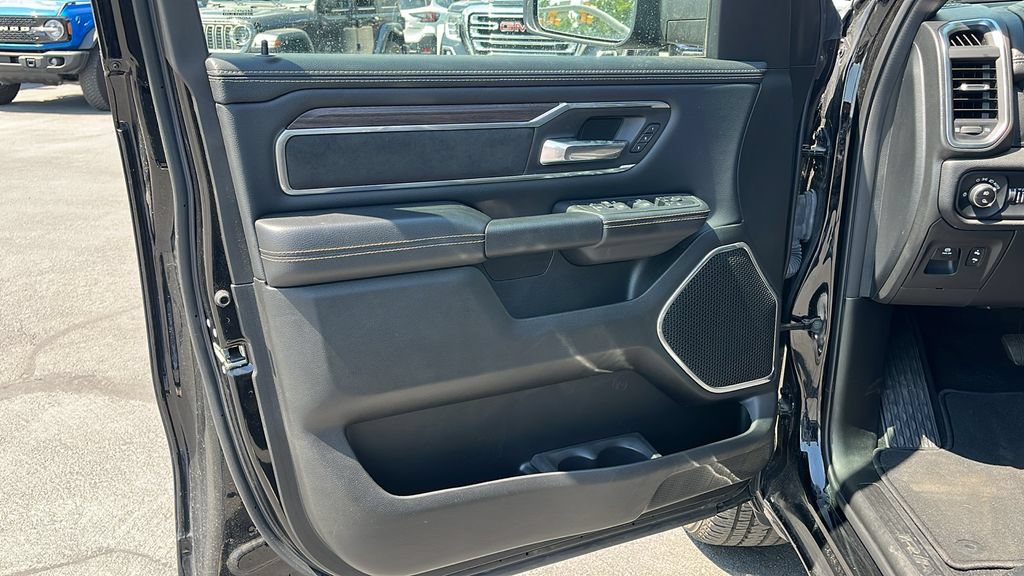 Used 2025 RAM 1500 Laramie w/ Sport Appearance Package AWD/4WD image 9