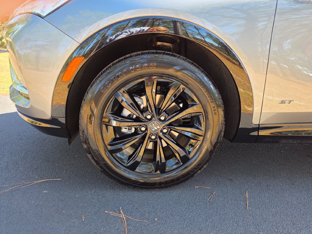 Used 2026 Buick Envista Sport Touring w/ Convenience I Package FWD image 9