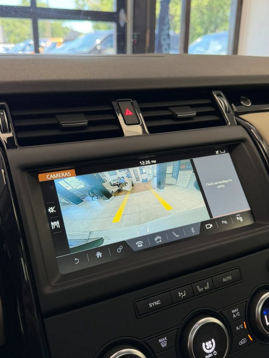 Used 2020 Land Rover Discovery SE AWD/4WD image 45