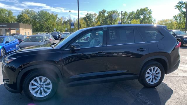 Used 2024 Toyota Grand Highlander XLE image 2