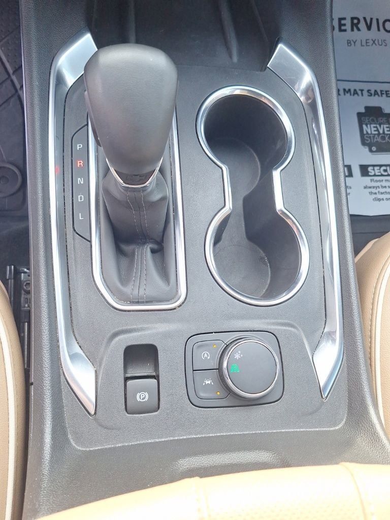 Used 2023 Chevrolet Traverse Premier image 48