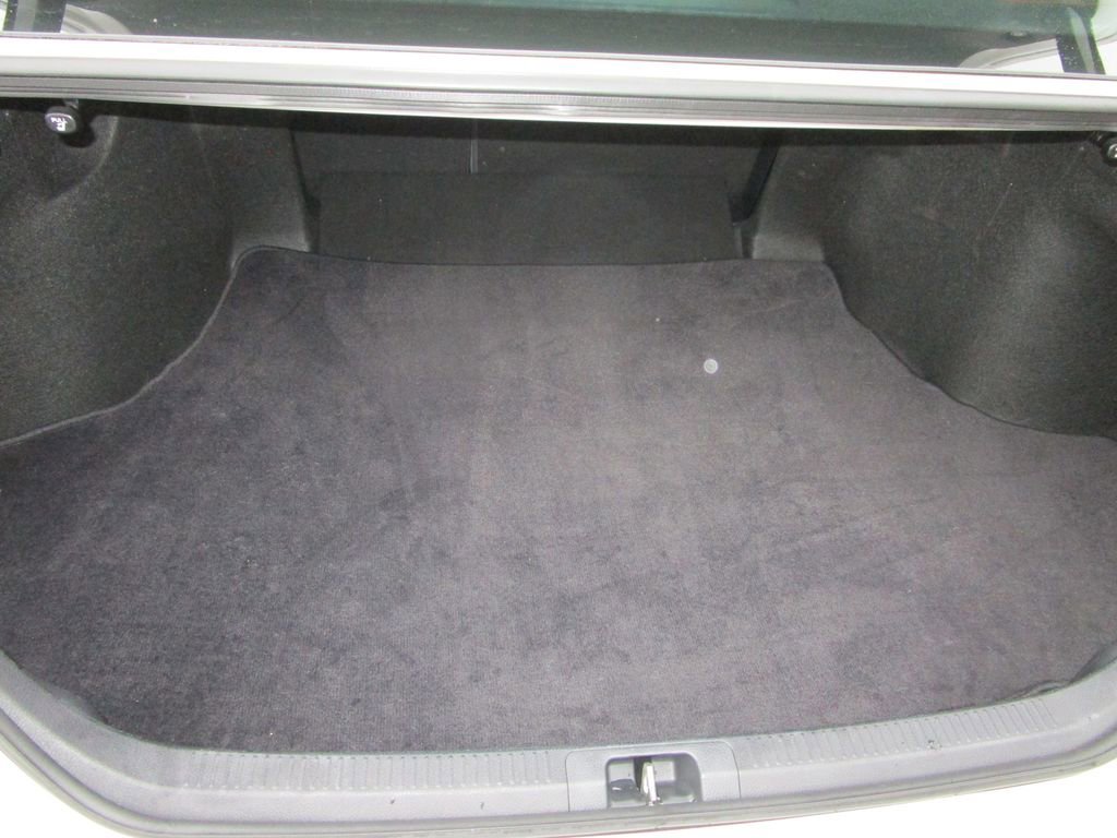 Used 2022 Toyota Camry LE image 13