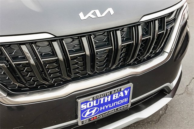 Used 2024 Kia Carnival LX image 11