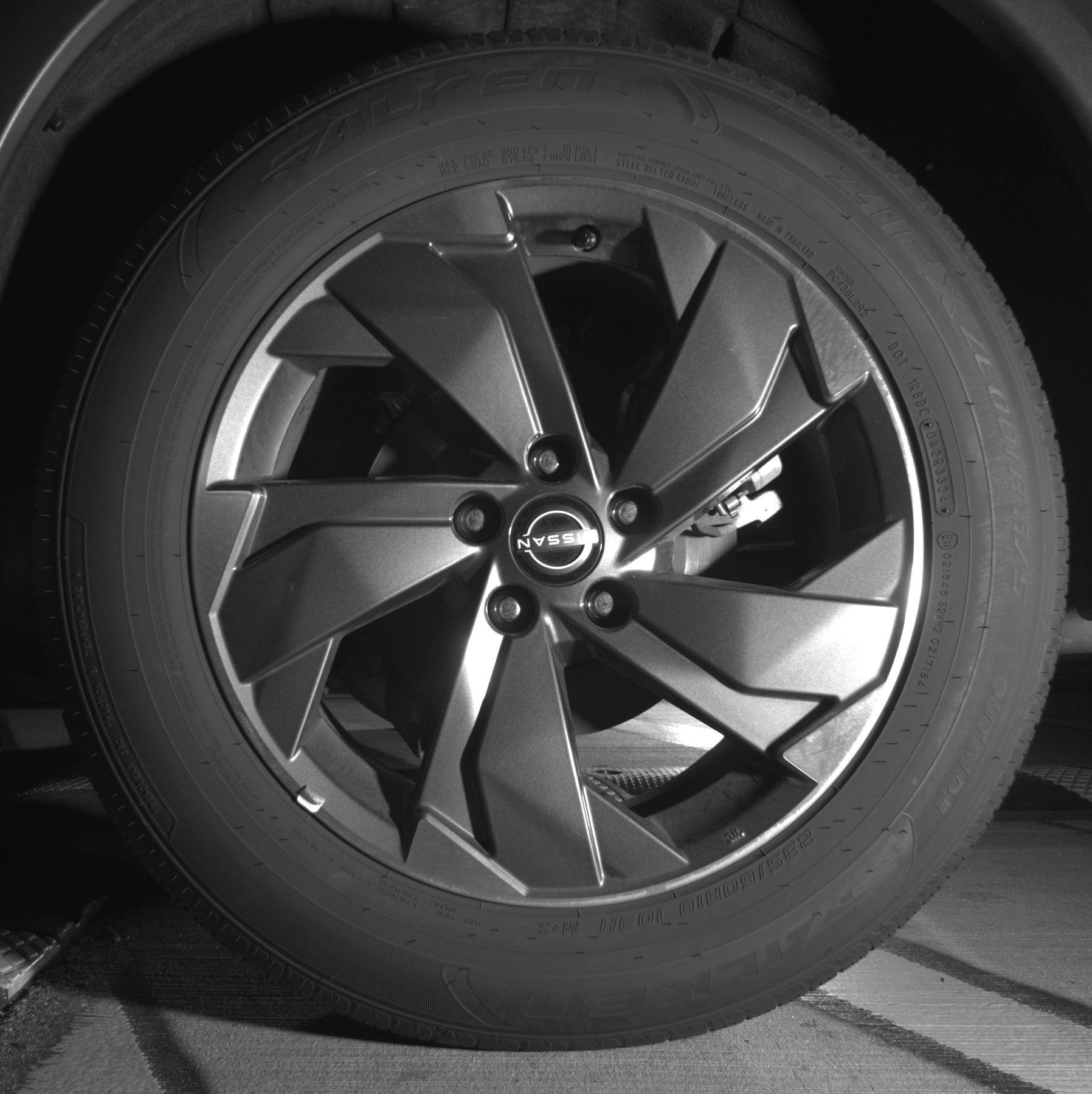 Used 2025 Nissan Rogue SV FWD image 14