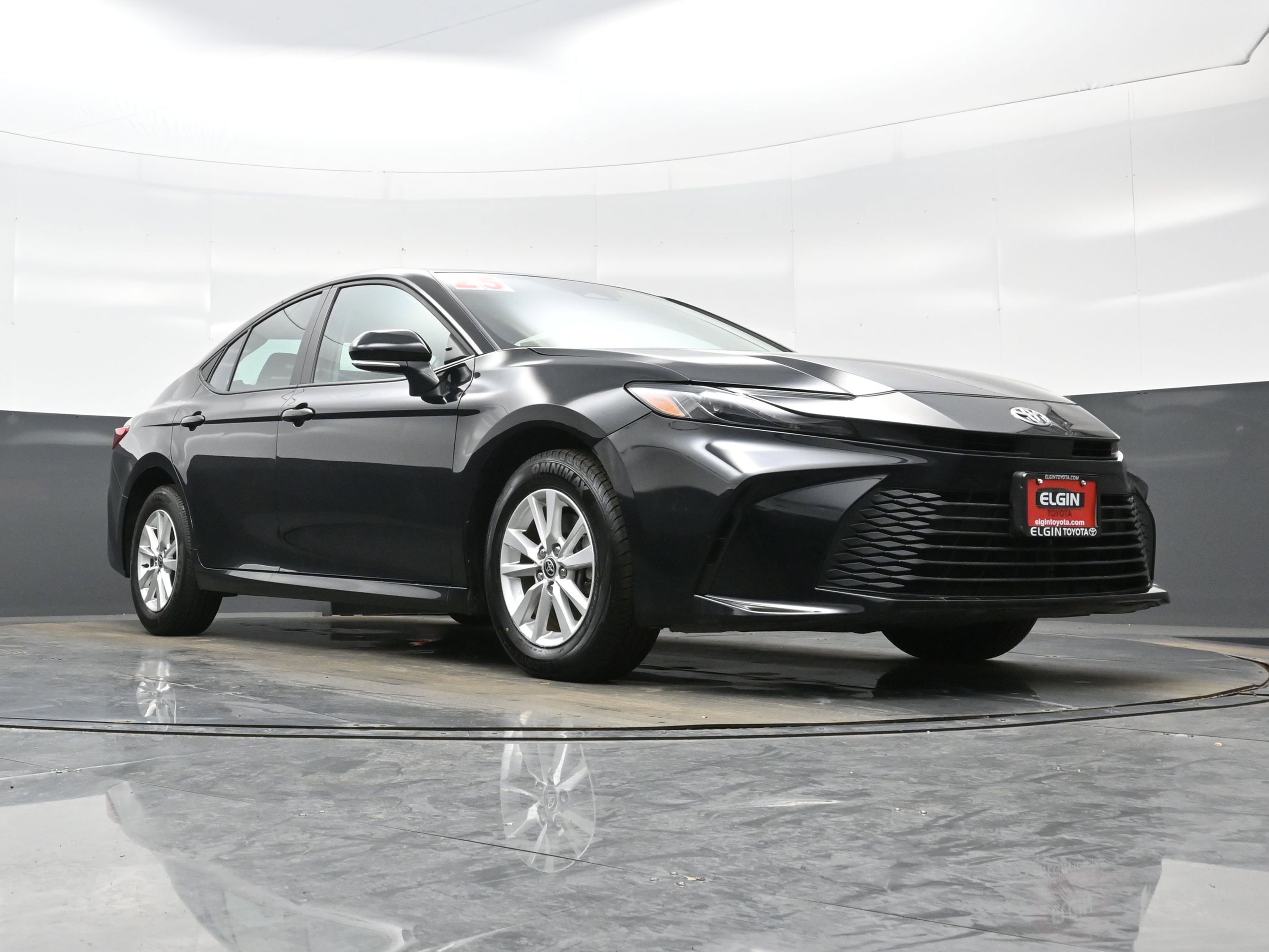 Used 2025 Toyota Camry LE w/ Convenience Package image 26