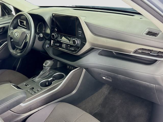 Used 2023 Toyota Highlander LE FWD image 27