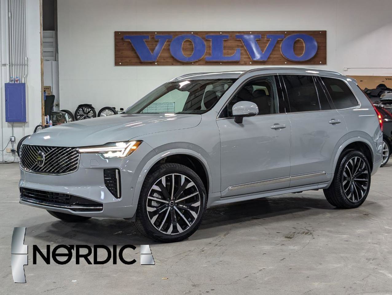 Used 2025 Volvo XC90 B6 Plus AWD/4WD image 1