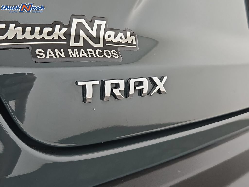 Used 2025 Chevrolet Trax LT FWD image 35