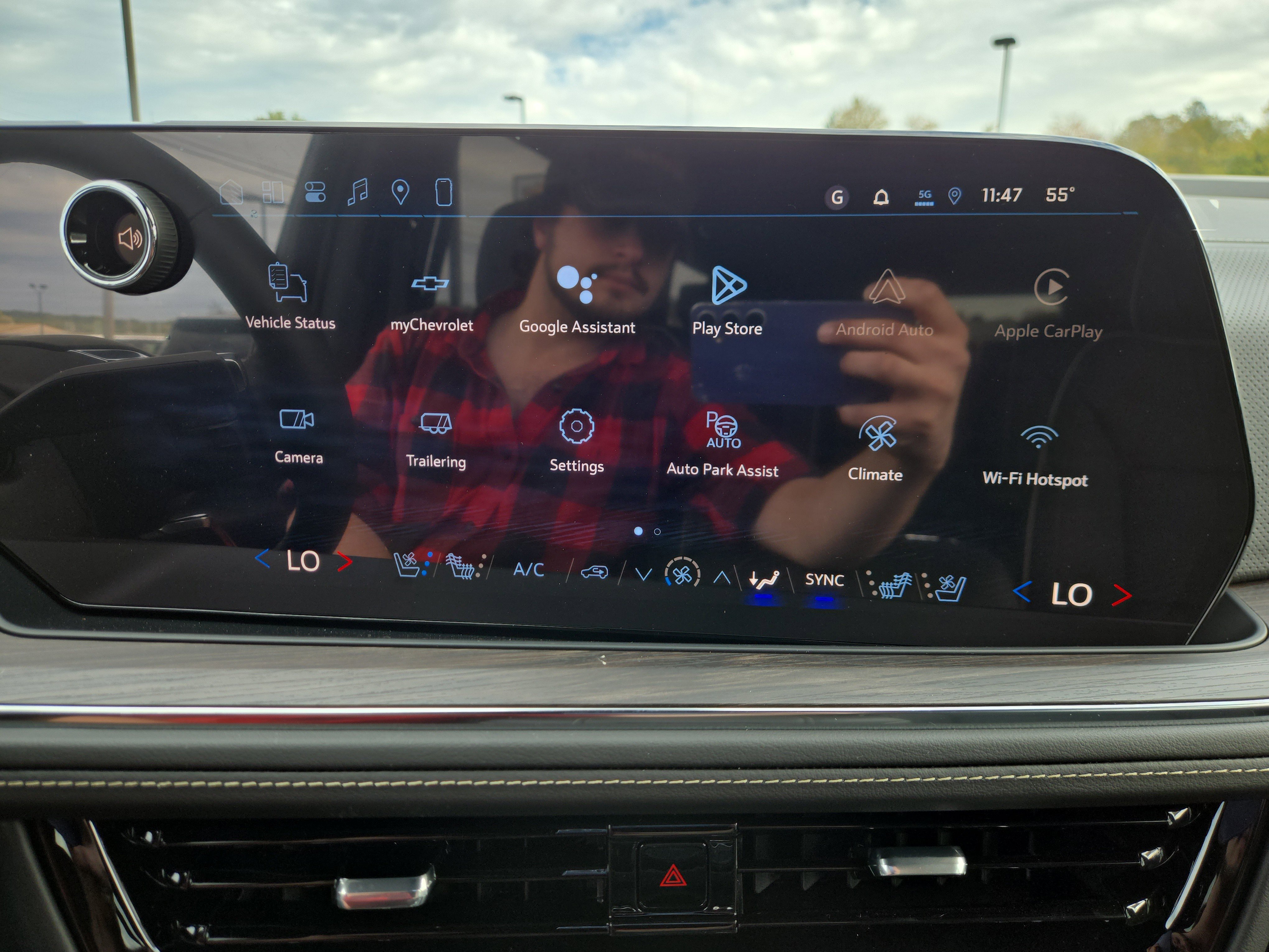 New 2026 Chevrolet Suburban Premier image 26