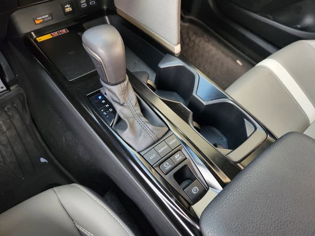 Used 2025 Toyota Camry SE w/ Convenience Package image 19