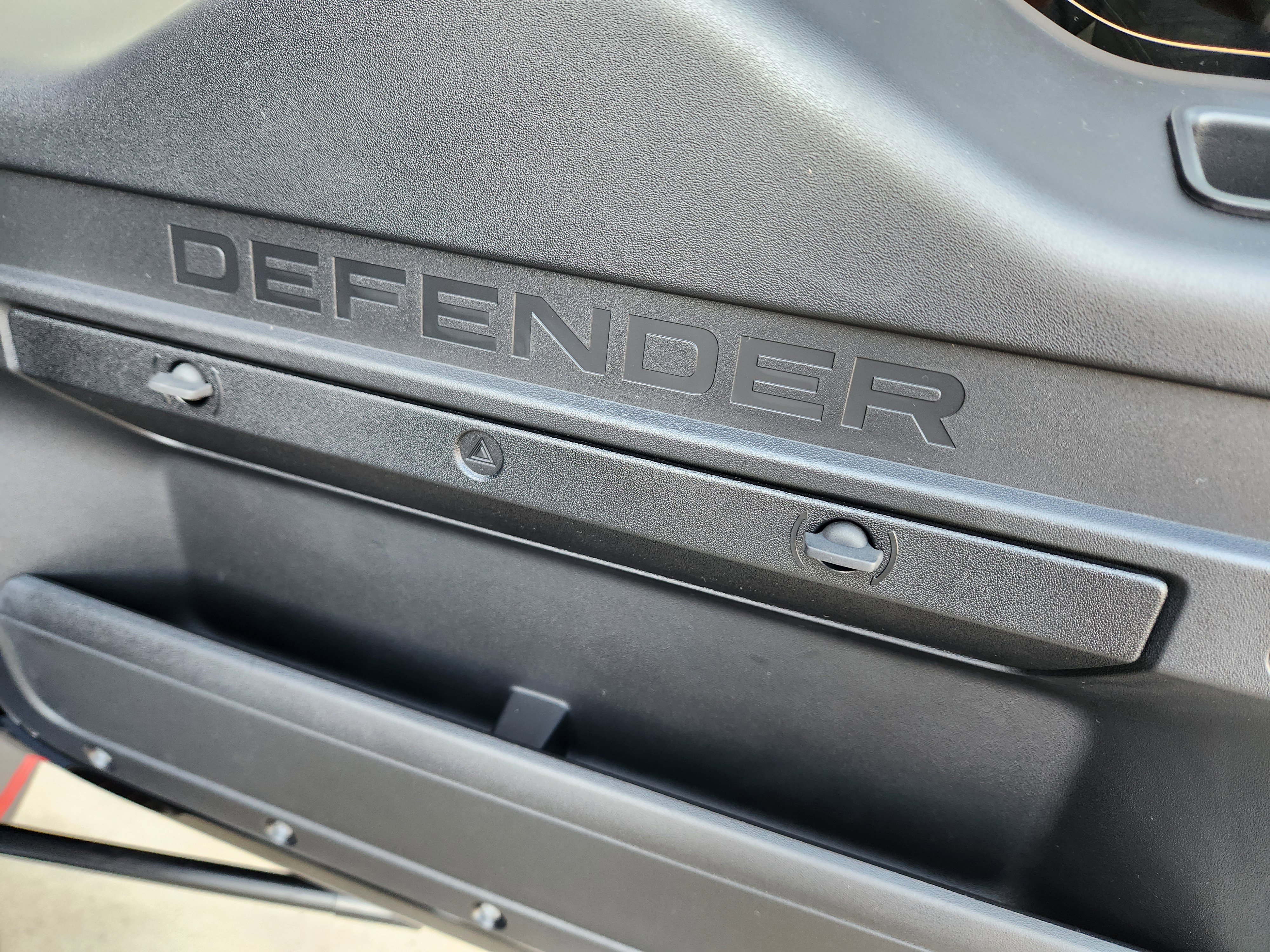 New 2026 Land Rover Defender 130 S image 32