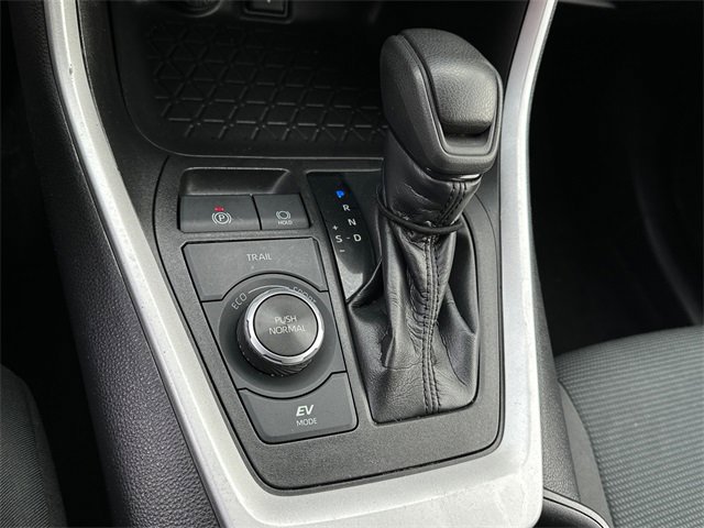 Certified 2021 Toyota RAV4 LE image 20
