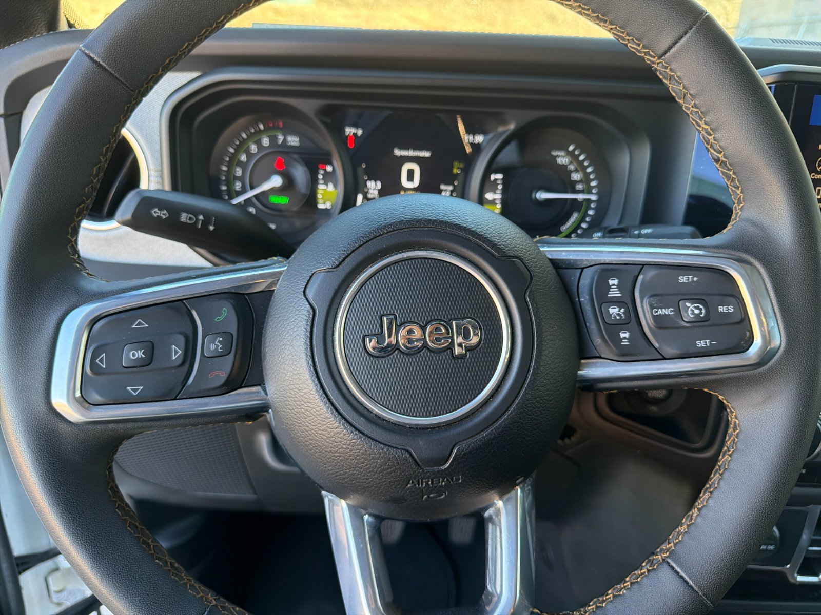 Used 2024 Jeep Wrangler Unlimited Sahara AWD/4WD image 22