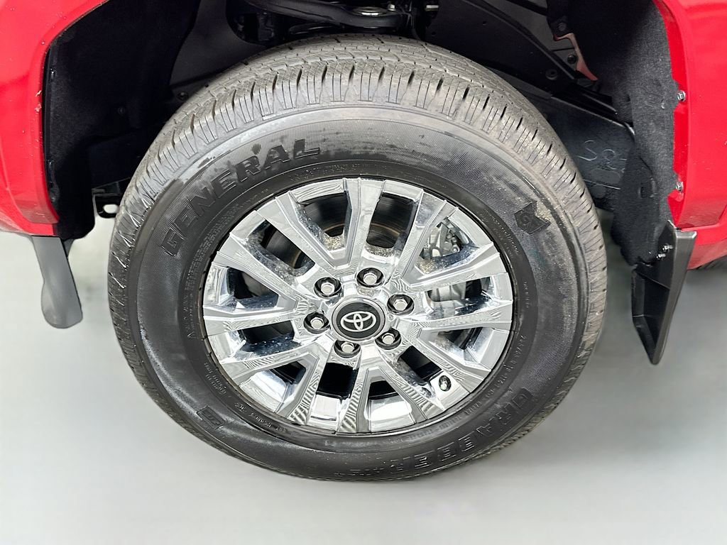 Certified 2025 Toyota Tacoma Limited AWD/4WD image 31