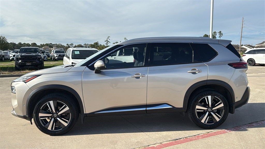 Used 2021 Nissan Rogue Platinum image 4