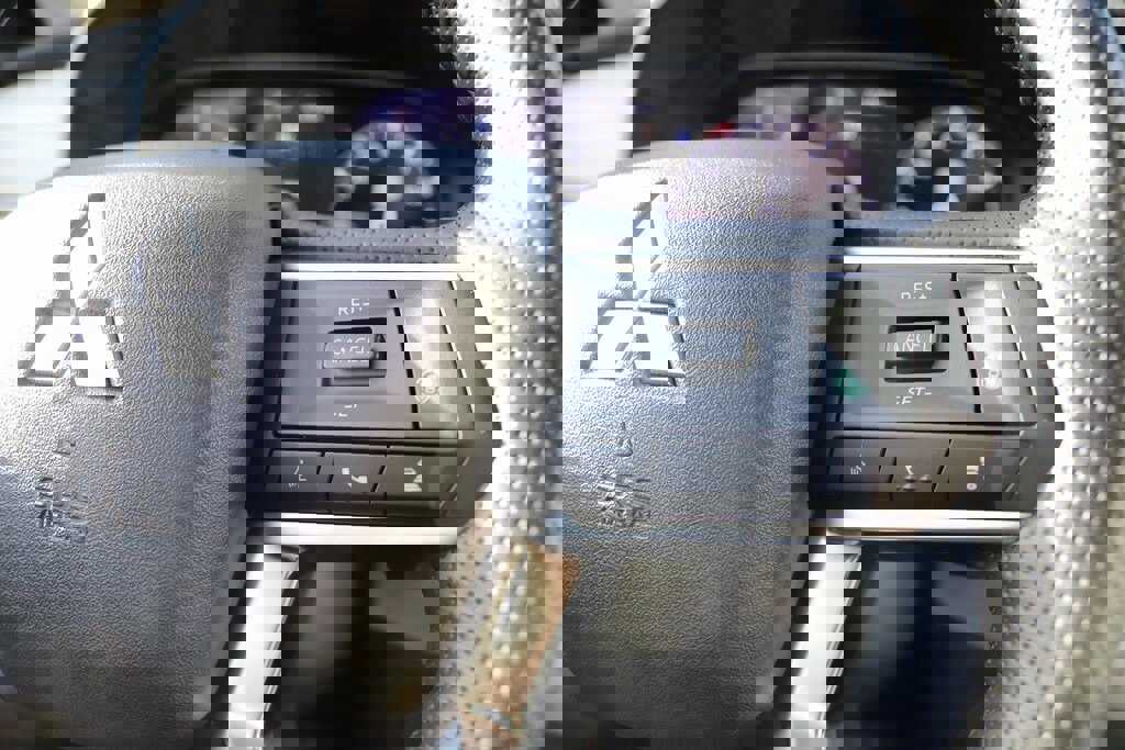 Used 2023 Mitsubishi Outlander SEL image 26