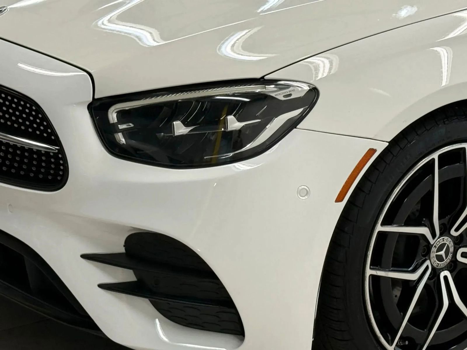 Used 2022 Mercedes-Benz E 350 Sedan w/ AMG Line Exterior image 4