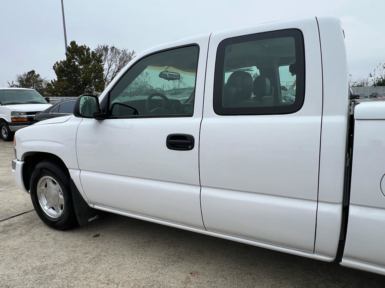 Used 2003 GMC Sierra 1500 2WD Extended Cab w/ Exterior Appearance Package image 9