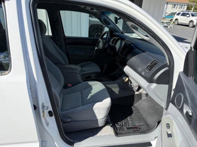 Used 2011 Toyota Tacoma 2WD Double Cab w/ Convenience Pkg image 9